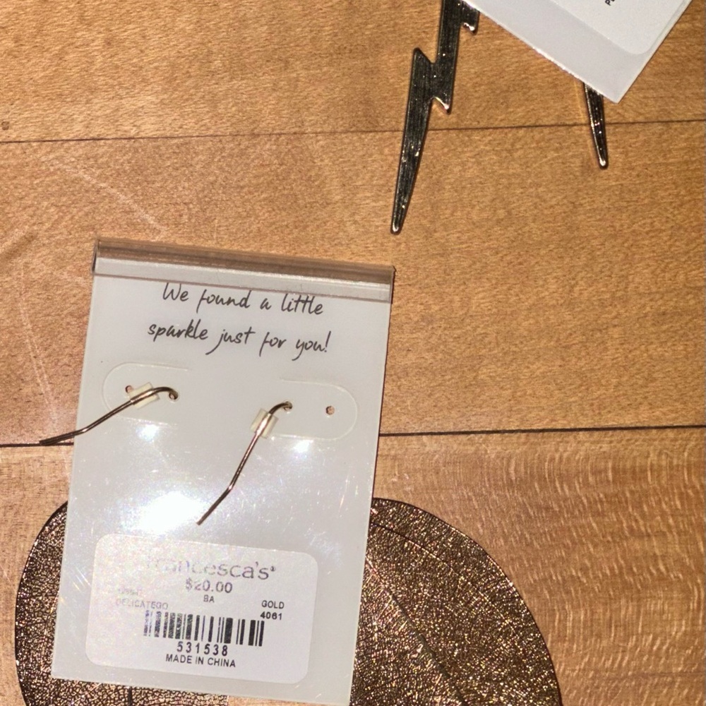 Francesca's Gold Rhinestone Lightning & Textured Leaf Earrings Set~New~boho - Picture 3 of 4